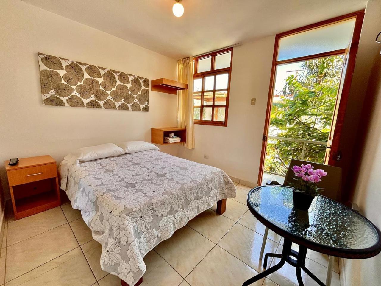 El Huerto Hostel Ика Экстерьер фото